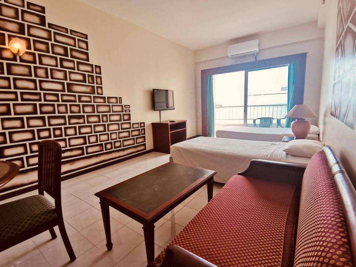 Seaview Deluxe Studio Couples Room S Танджунг-Бунгах Екстер'єр фото